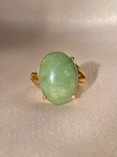 Load image into Gallery viewer, Vintage 9k Jade Cabochon Ring 2002
