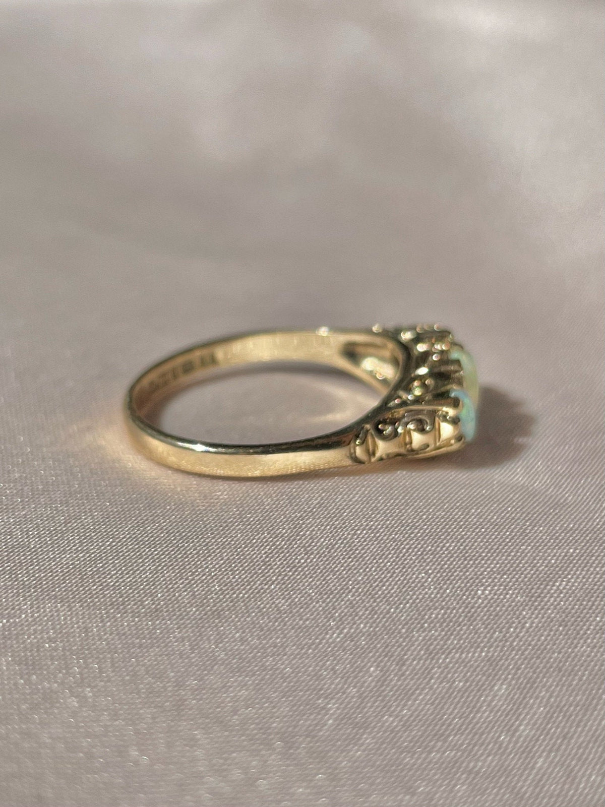 Vintage 9k Opal Diamond Cabochon Boat Ring 1987