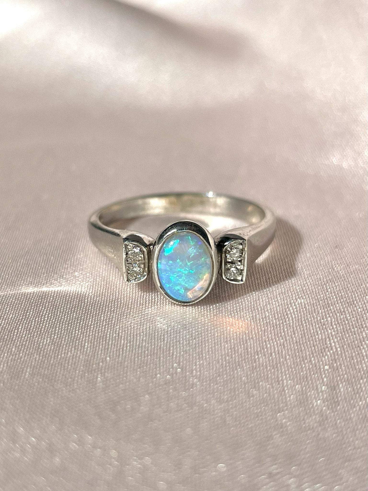 Vintage 9k White Gold Opal Diamond Ring 1983