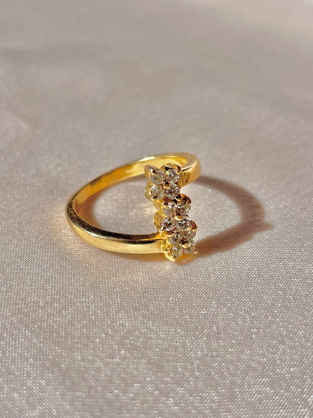 Vintage 18k Diamond Flower Waterfall Ring