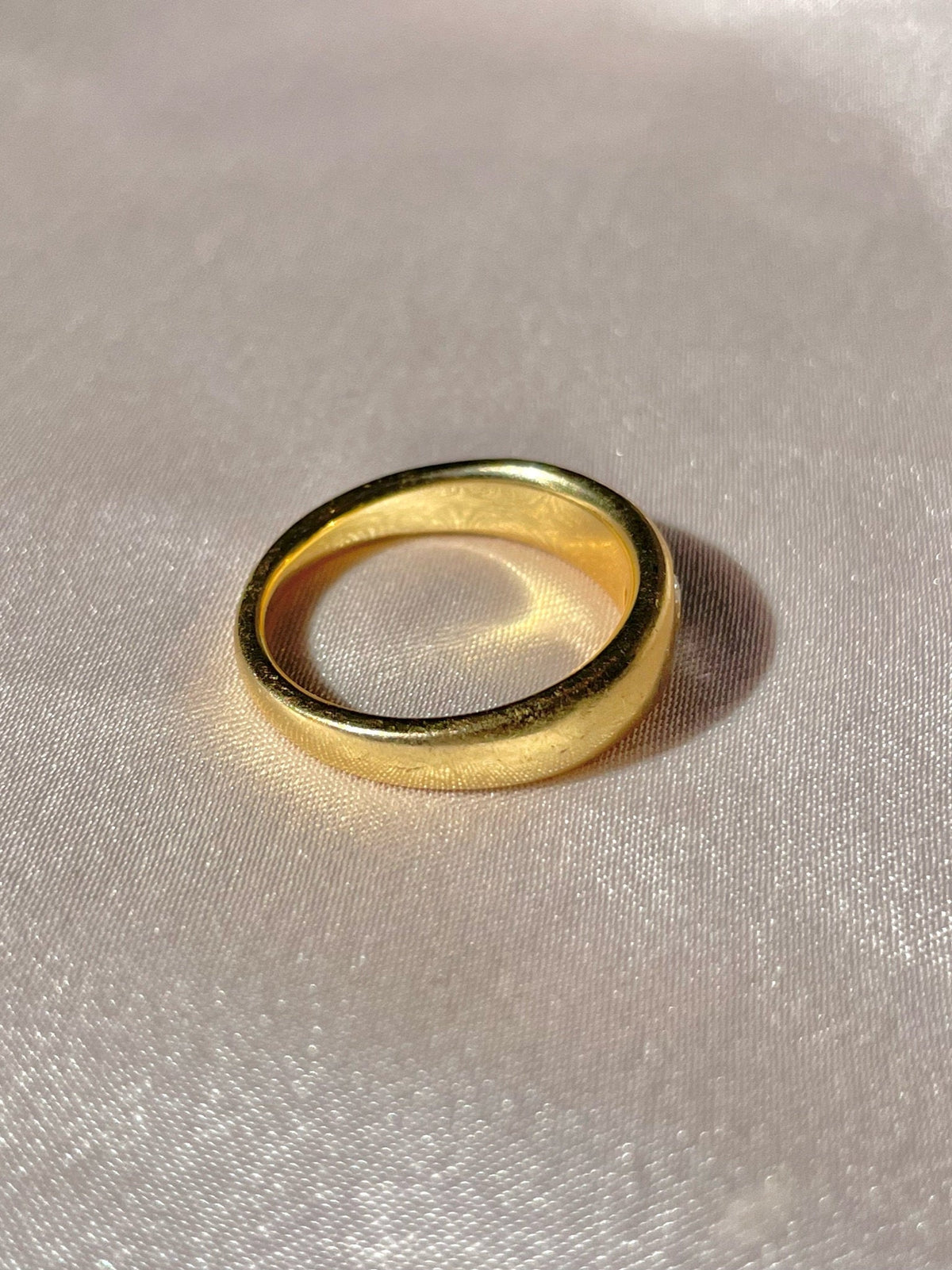 Vintage 18k Diamond Flush Solitaire Ring