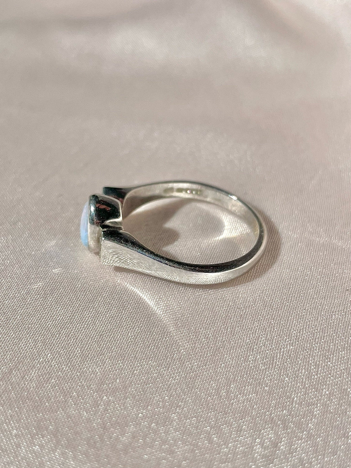 Vintage 9k White Gold Opal Diamond Ring 1983