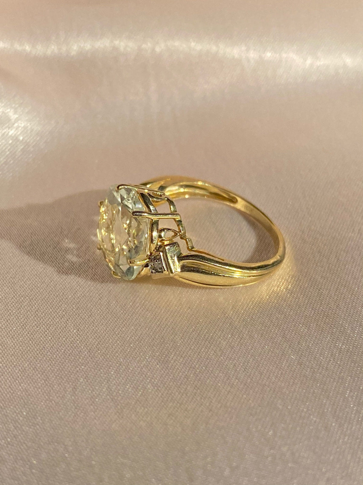 Vintage 10k Green Amethyst Diamond Floral Ring