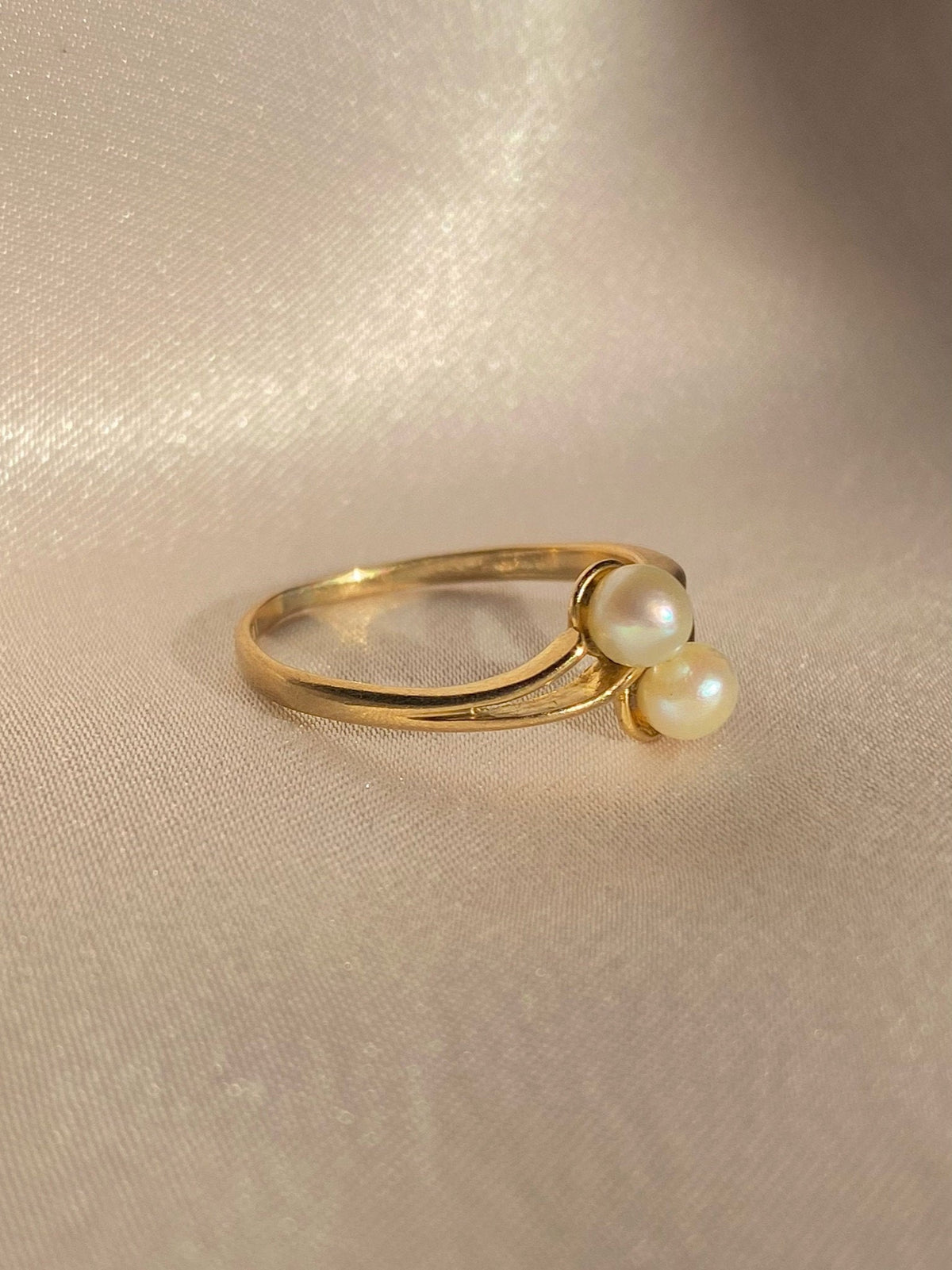 Vintage 9k Pearl Duo Ring 1981