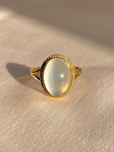Load image into Gallery viewer, Vintage 9k Moonstone Cabochon Cocktail Ring 2001
