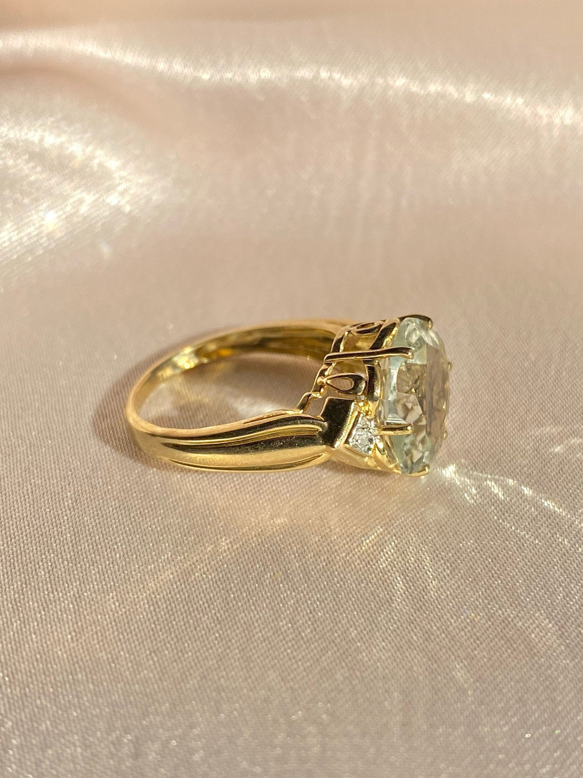 Vintage 10k Green Amethyst Diamond Floral Ring