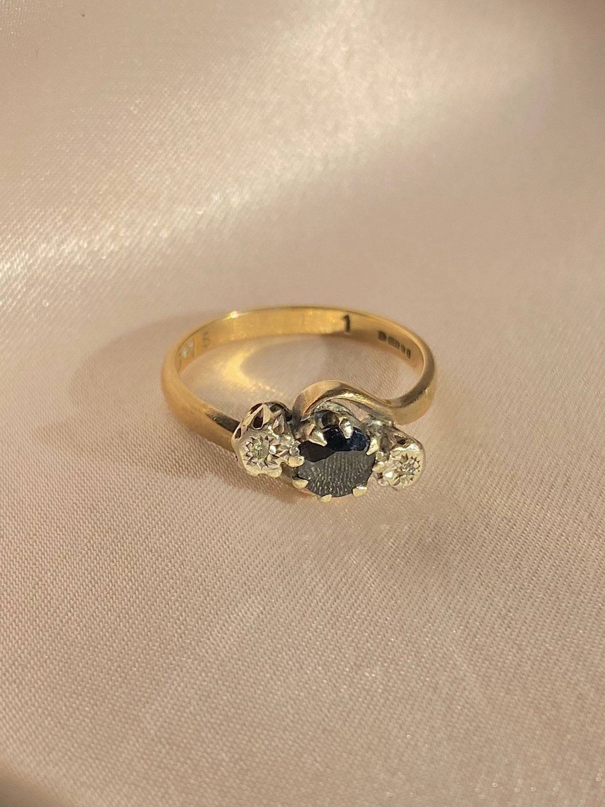 Vintage 9k Sapphire Diamond Swirl Ring 1977