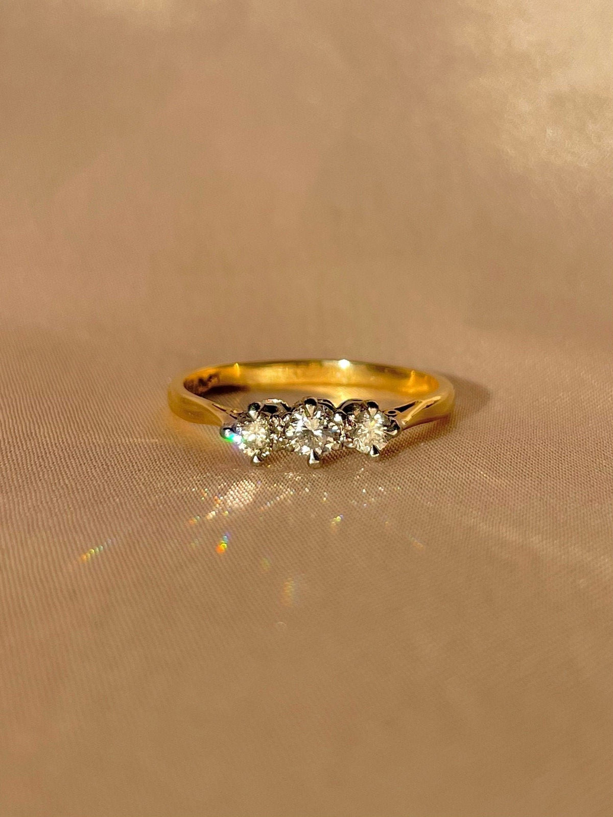 Vintage 18k Diamond Platinum Trilogy Ring