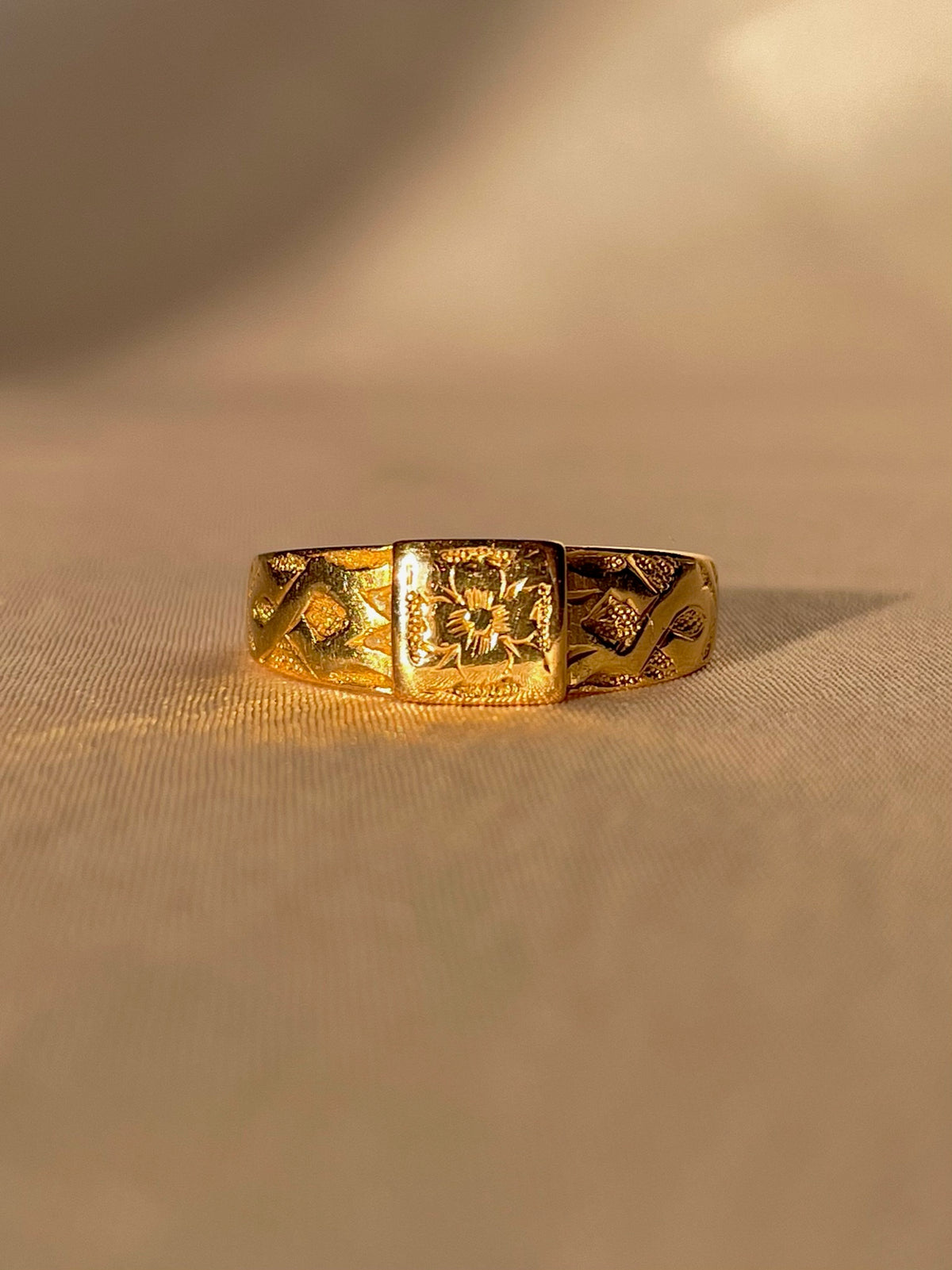 Antique 18k Flower Pictoral Ring 1891