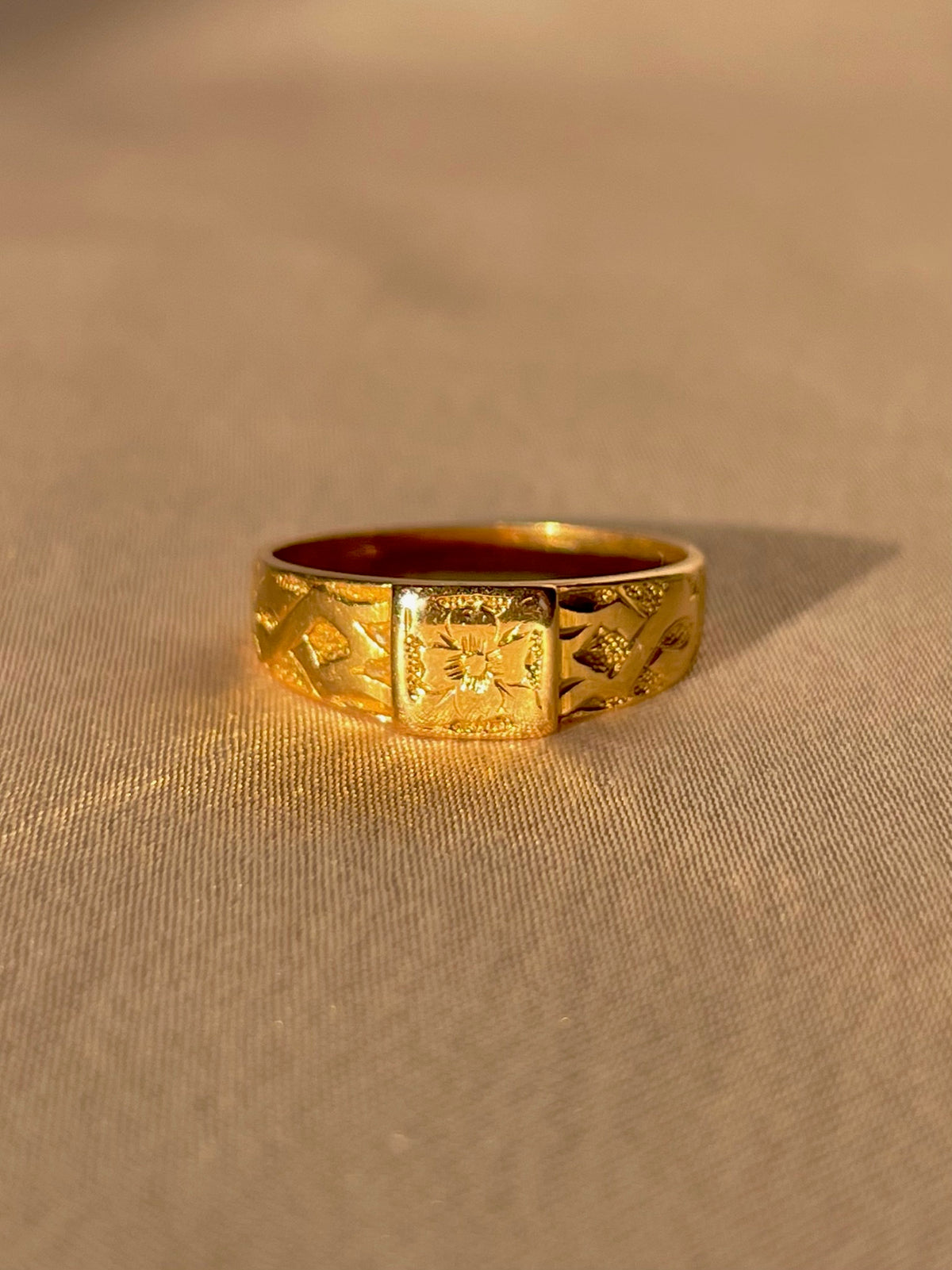Antique 18k Flower Pictoral Ring 1891
