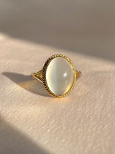 Load image into Gallery viewer, Vintage 9k Moonstone Cabochon Cocktail Ring 2001
