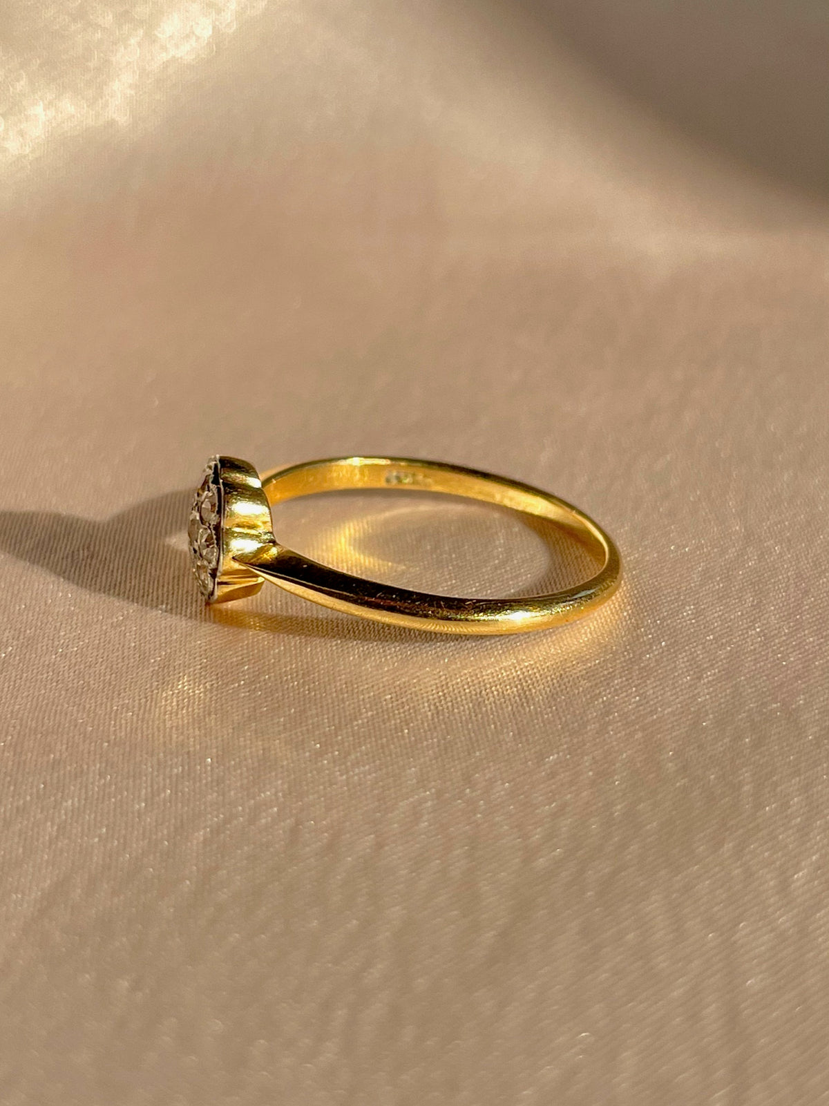 Vintage 18k Diamond Bezel Flower Cluster Ring