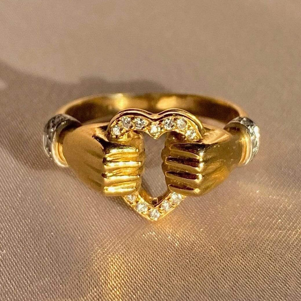 Vintage 18k Diamond Hand Heart Carrera y Carrera Ring
