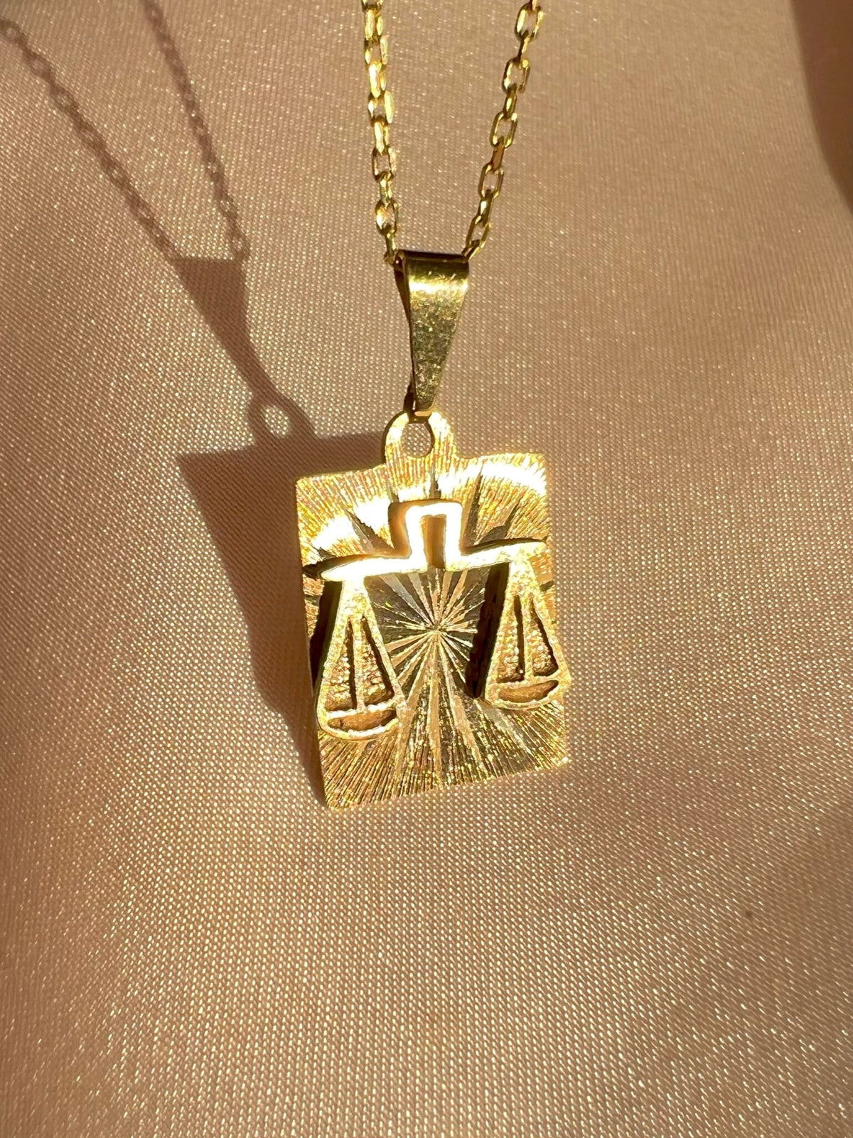Vintage 10k Libra Scale Pendant