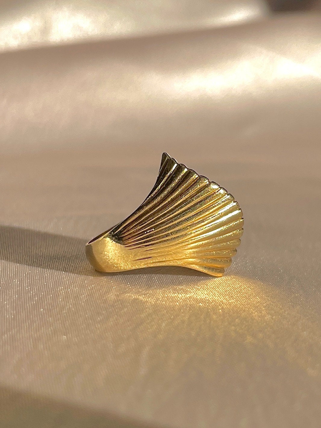 Vintage 14k Conch Shell Swirl Ring