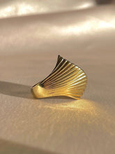 Load image into Gallery viewer, Vintage 14k Conch Shell Swirl Ring
