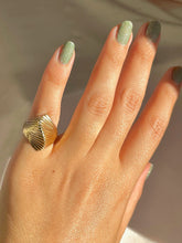 Load image into Gallery viewer, Vintage 14k Conch Shell Swirl Ring

