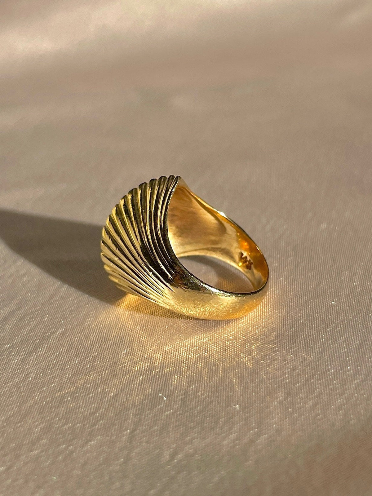 Vintage 14k Conch Shell Swirl Ring