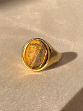 Load image into Gallery viewer, Vintage 9k Tigers Eye Intaglio Signet Ring 1973
