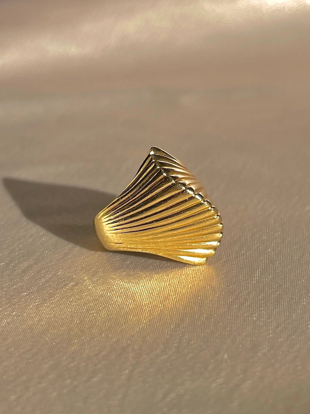 Vintage 14k Conch Shell Swirl Ring