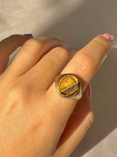 Load image into Gallery viewer, Vintage 9k Tigers Eye Intaglio Signet Ring 1973
