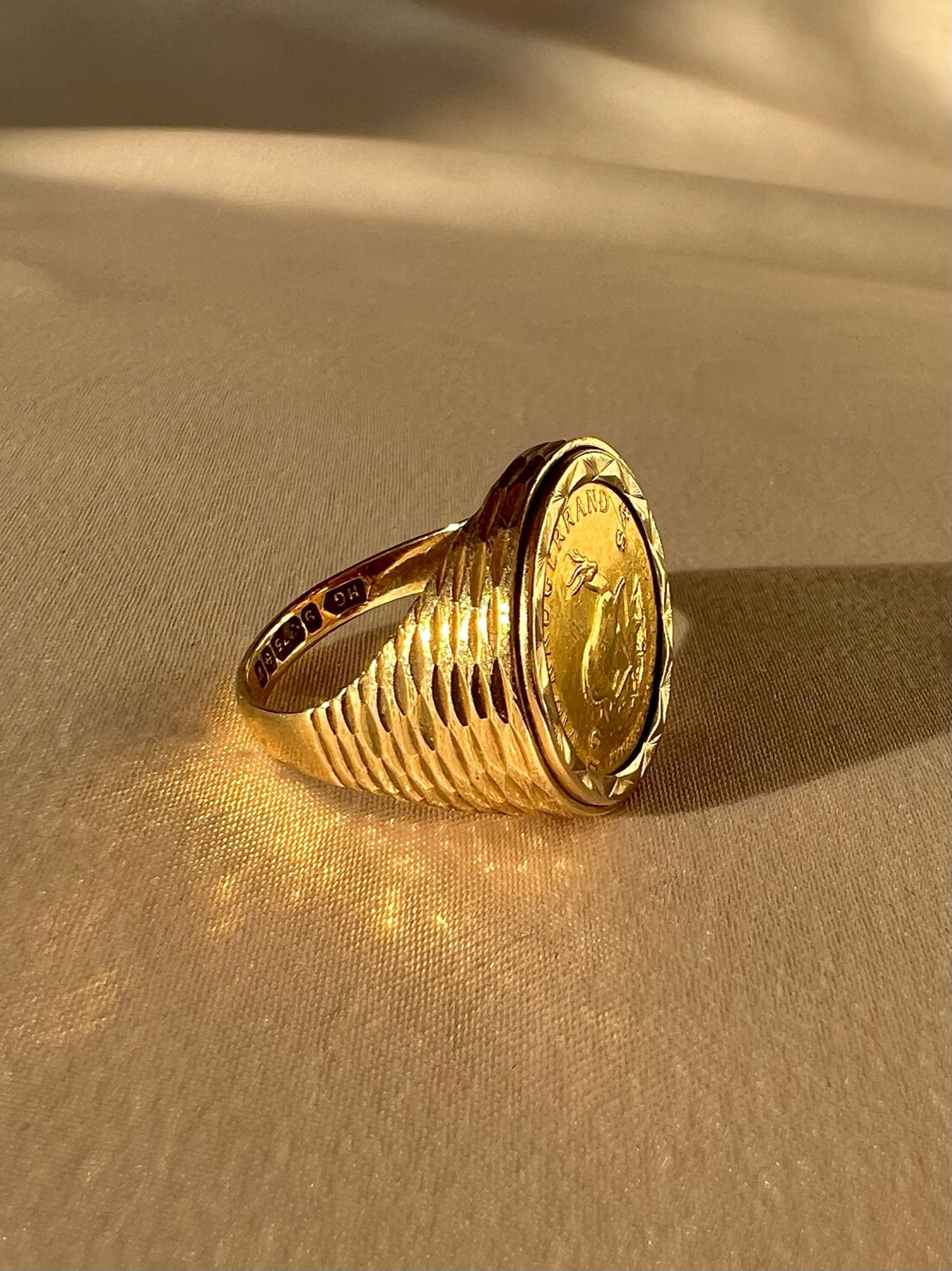Vintage 9k Kruggerand Coin Signet Ring 1995