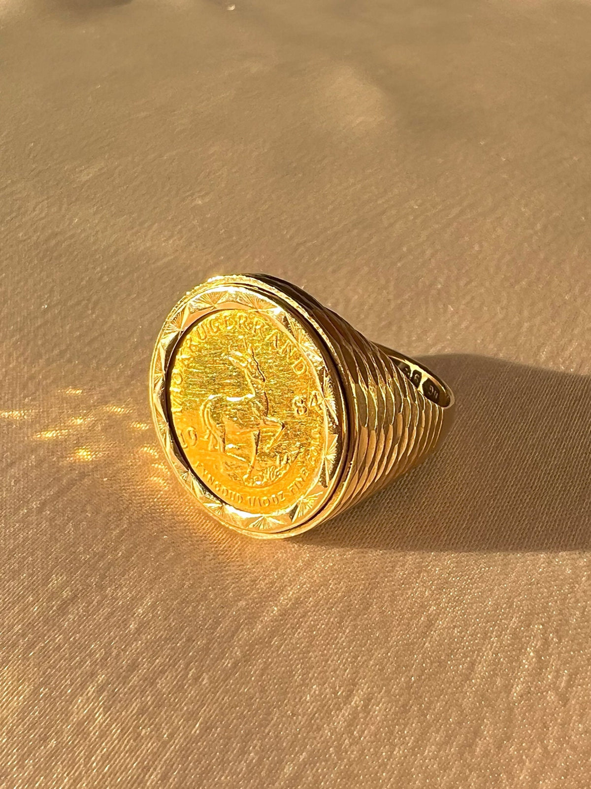 Vintage 9k Kruggerand Coin Signet Ring 1995