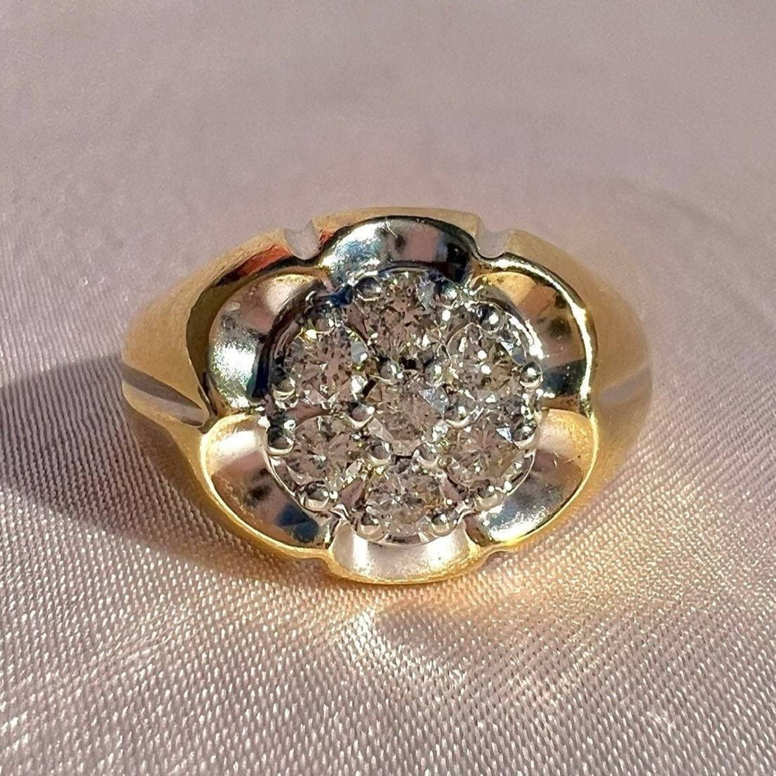Vintage 10k Diamond Ribbed Flower Cluster Ring