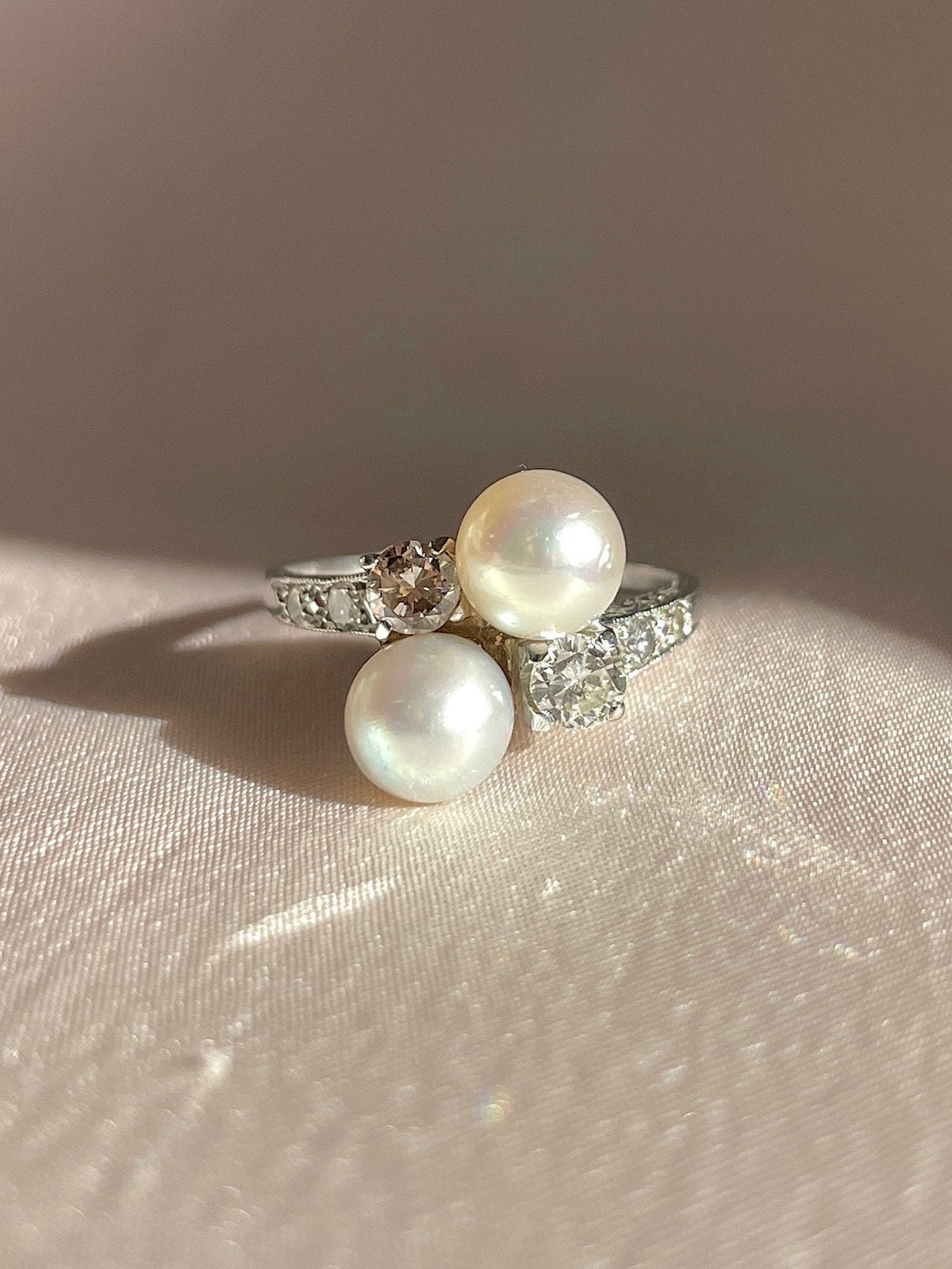 Vintage 18k White Gold Diamond Pearl Crossover Ring
