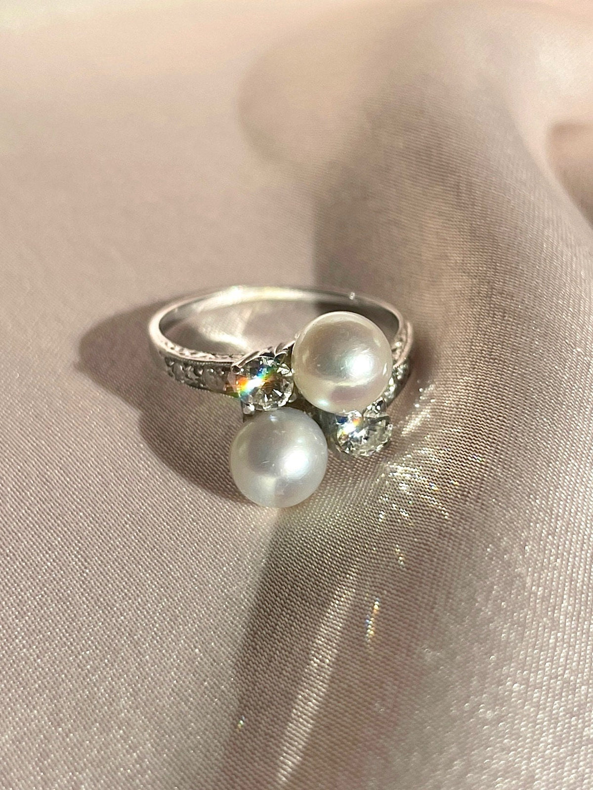 Vintage 18k White Gold Diamond Pearl Crossover Ring