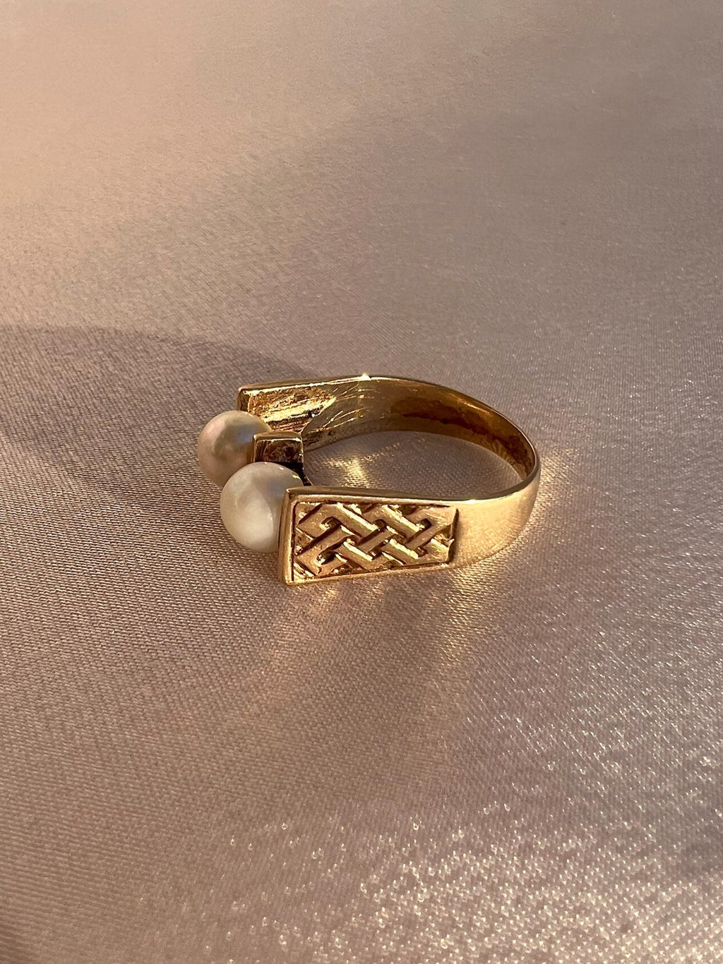 Vintage 9k Double Pearl Celtic Knot Ring 1972