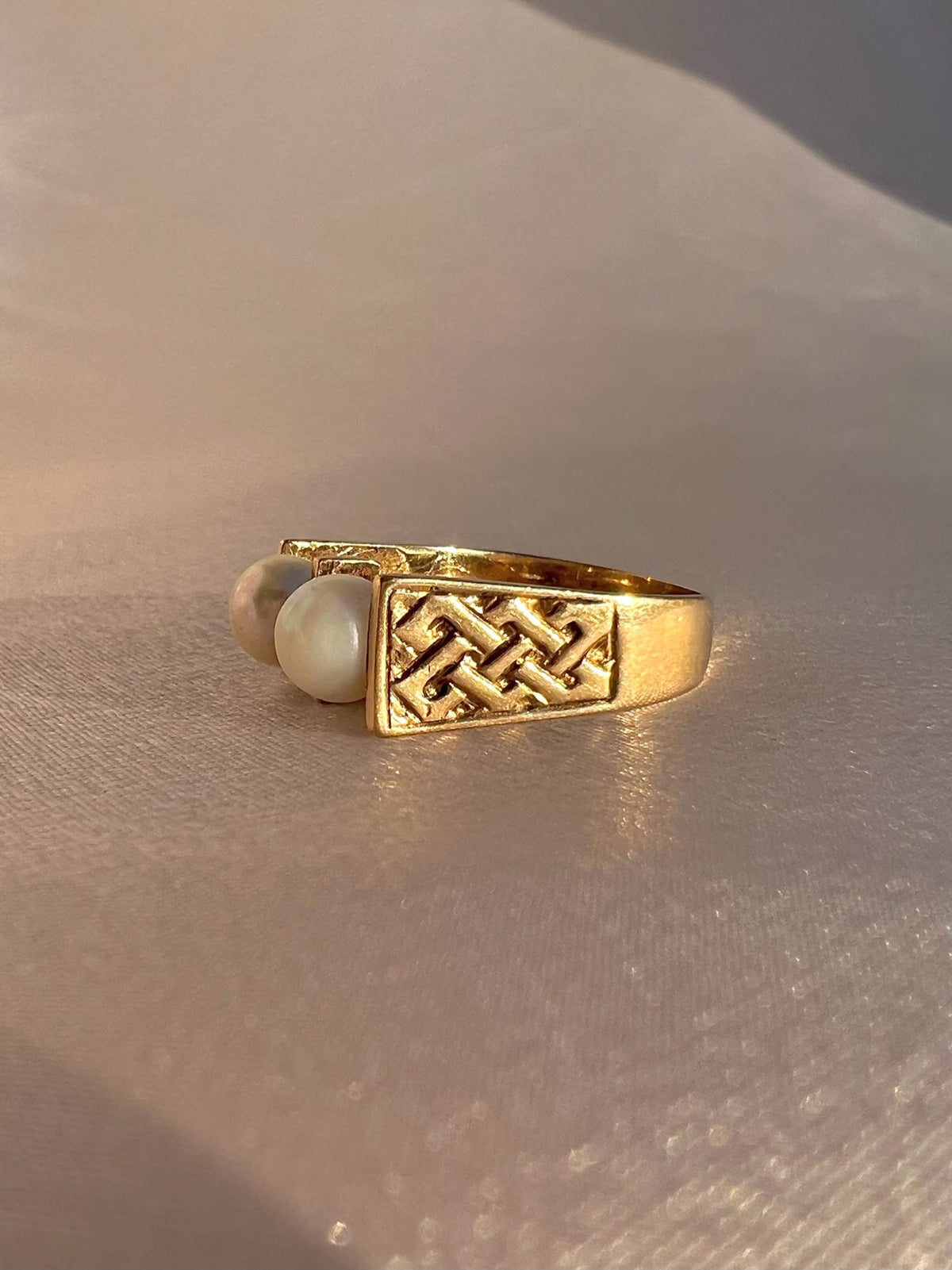 Vintage 9k Double Pearl Celtic Knot Ring 1972