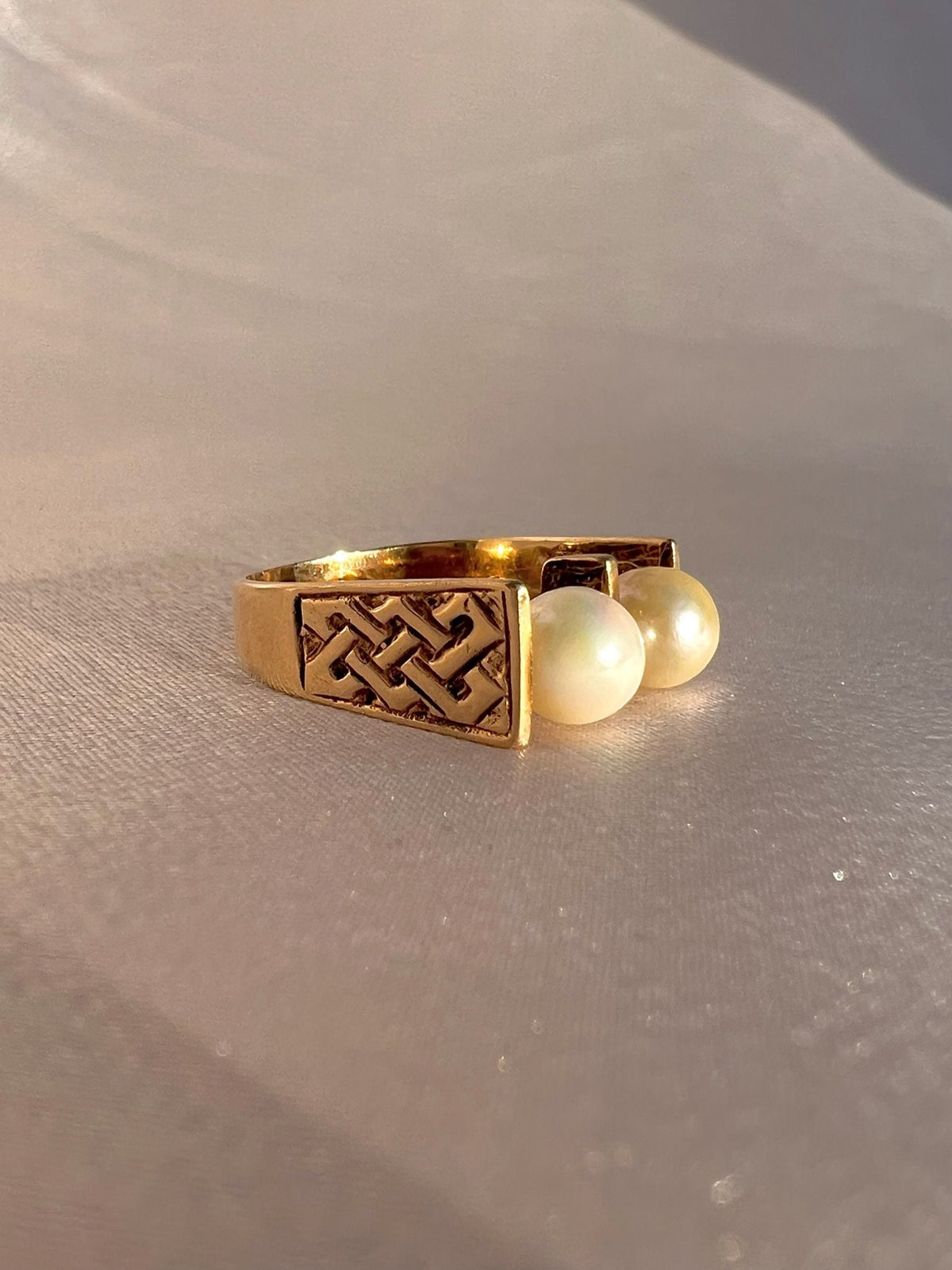 Vintage 9k Double Pearl Celtic Knot Ring 1972