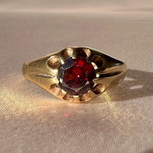 Load image into Gallery viewer, Vintage 9k Garnet Mother-Daughter Ring 1984
