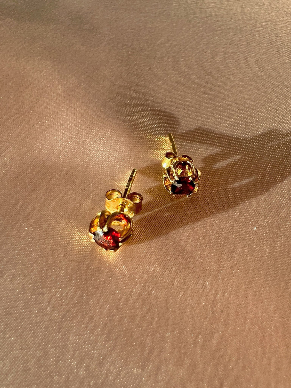 Vintage 9k Garnet Earrings 1981