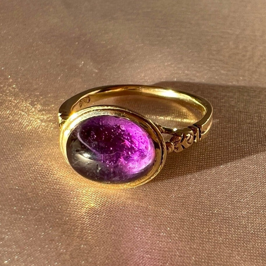 Vintage 9k Amethyst Cabochon Ring 1973