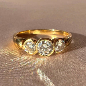 Vintage 18k Diamond Bezel Trilogy Ring