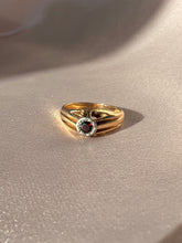 Load image into Gallery viewer, Vintage 18k Garnet Ribbed Ring
