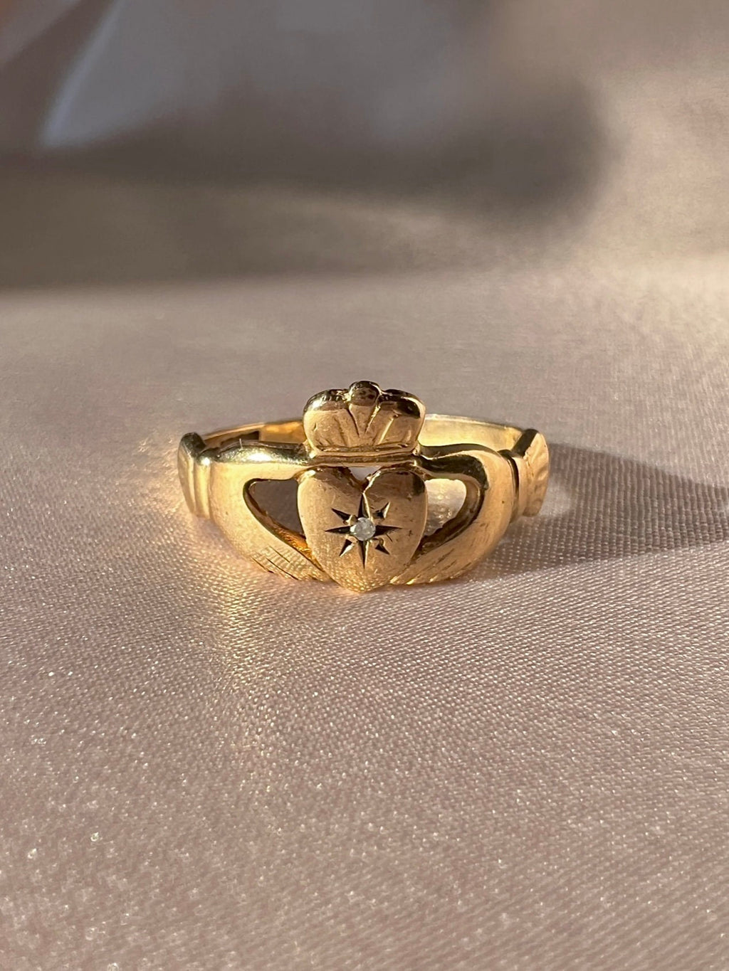 Vintage 9k Diamond Starburst Claddagh Ring