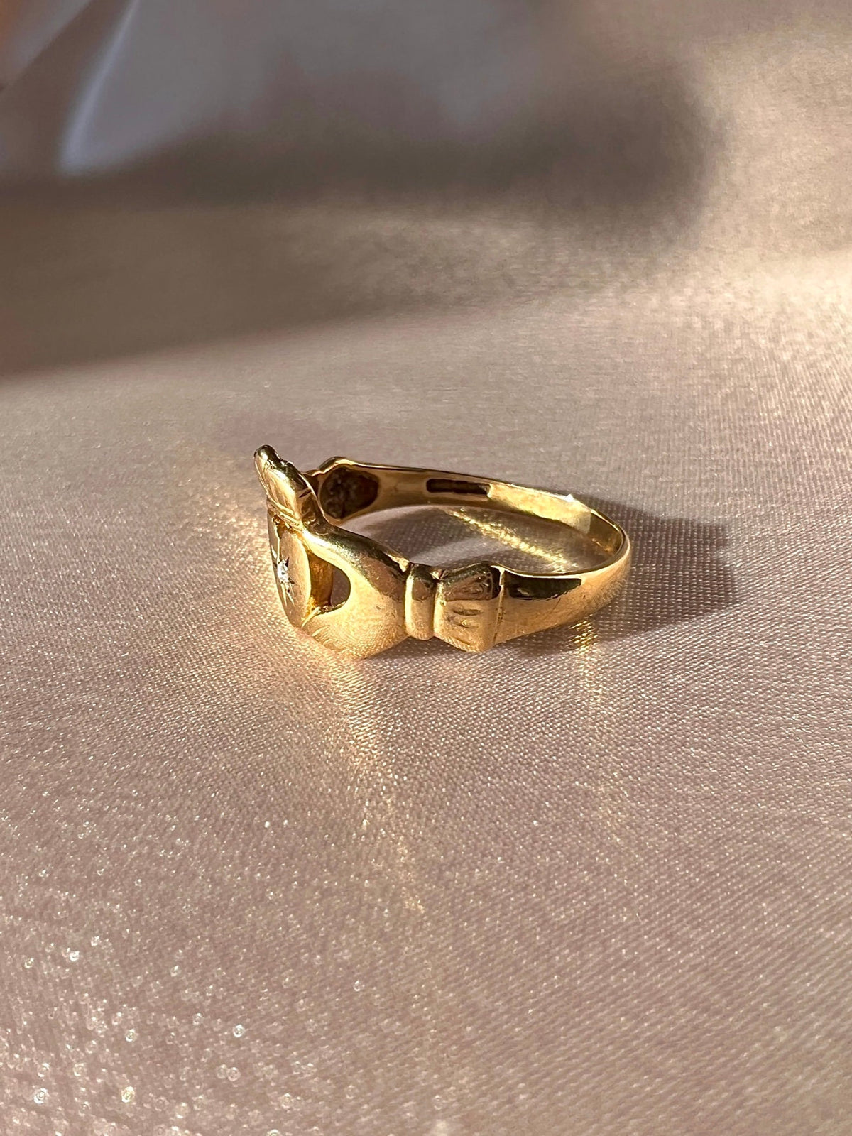 Vintage 9k Diamond Starburst Claddagh Ring