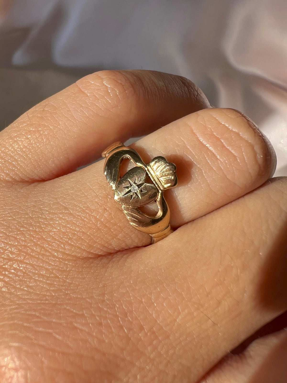 Vintage 9k Diamond Starburst Claddagh Ring