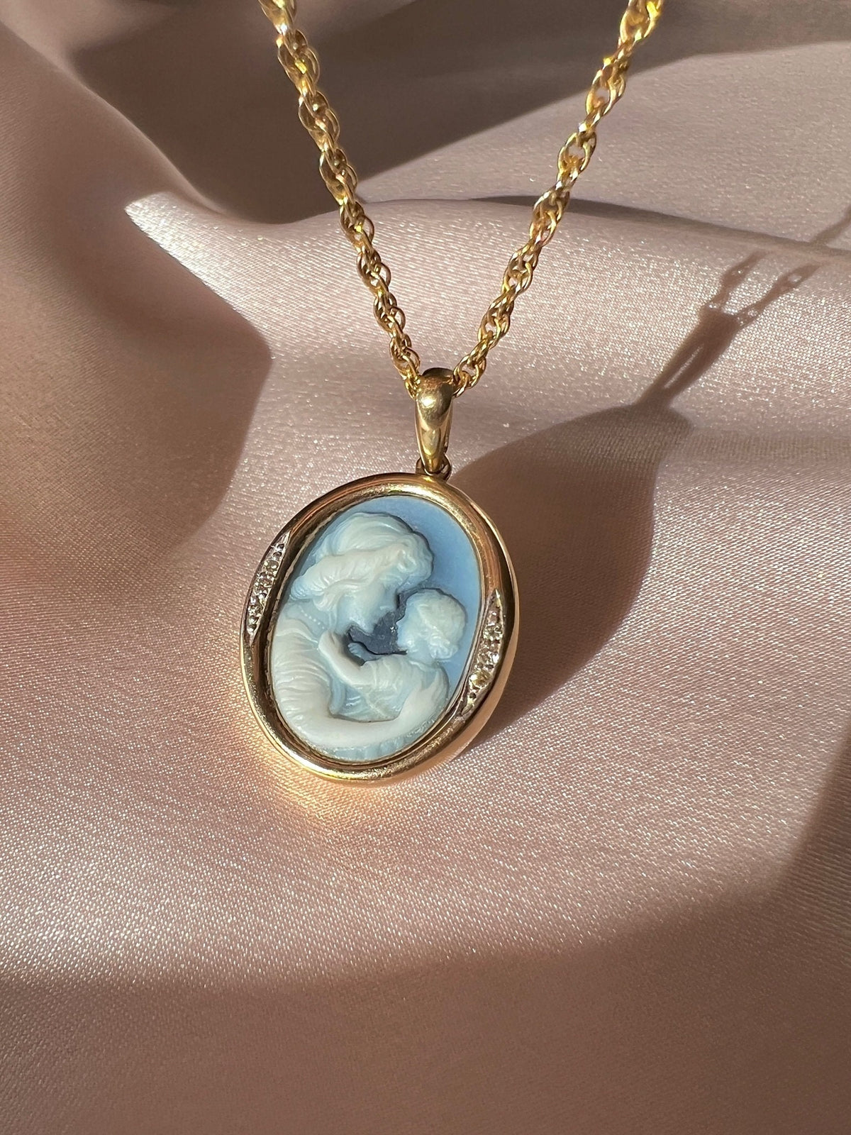 Vintage 10k Agate Diamond Mother Child Cameo Necklace