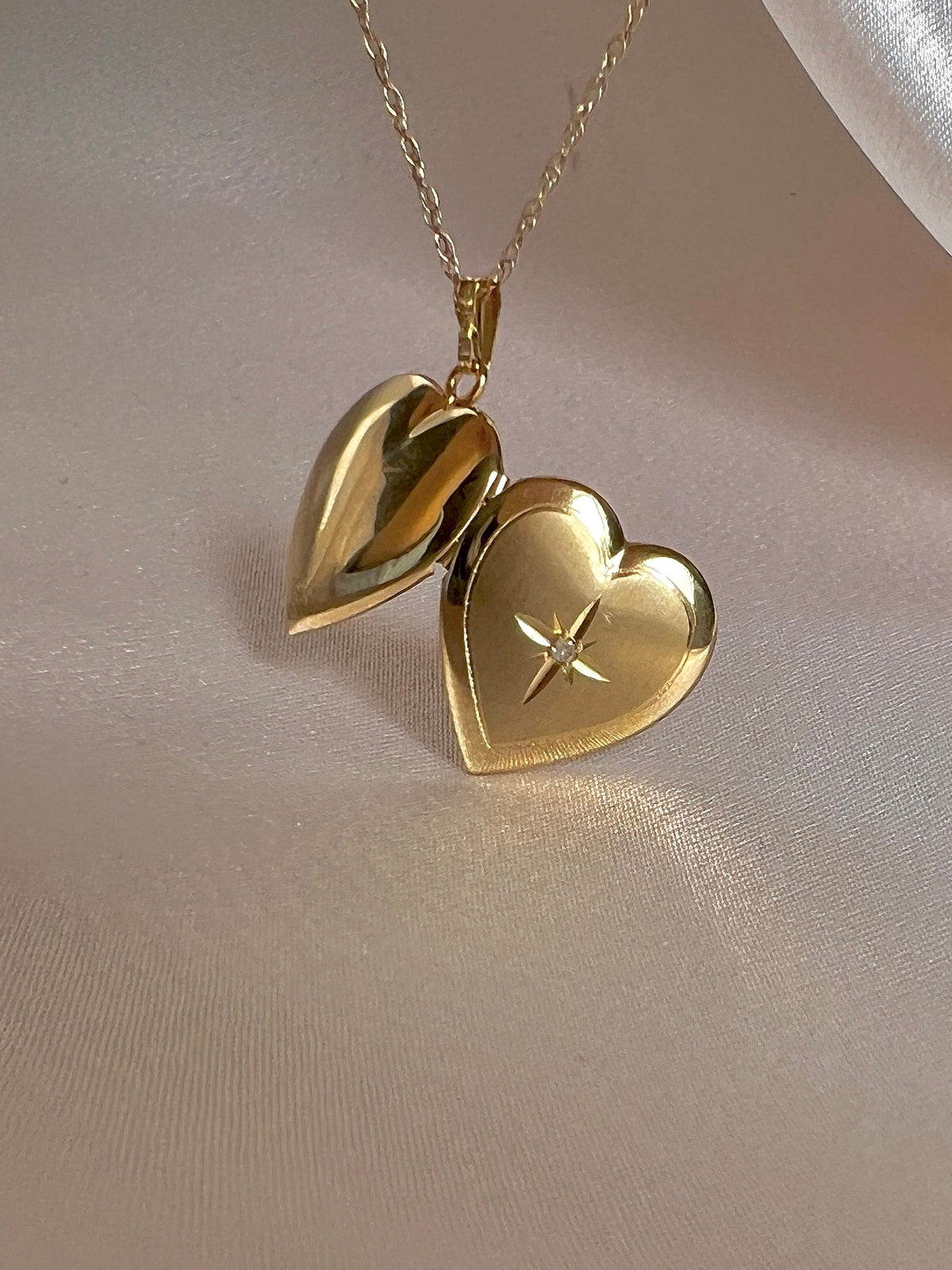 Vintage 14k Diamond Starburst Locket Necklace