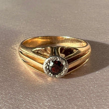 Load image into Gallery viewer, Vintage 18k Garnet Ribbed Ring
