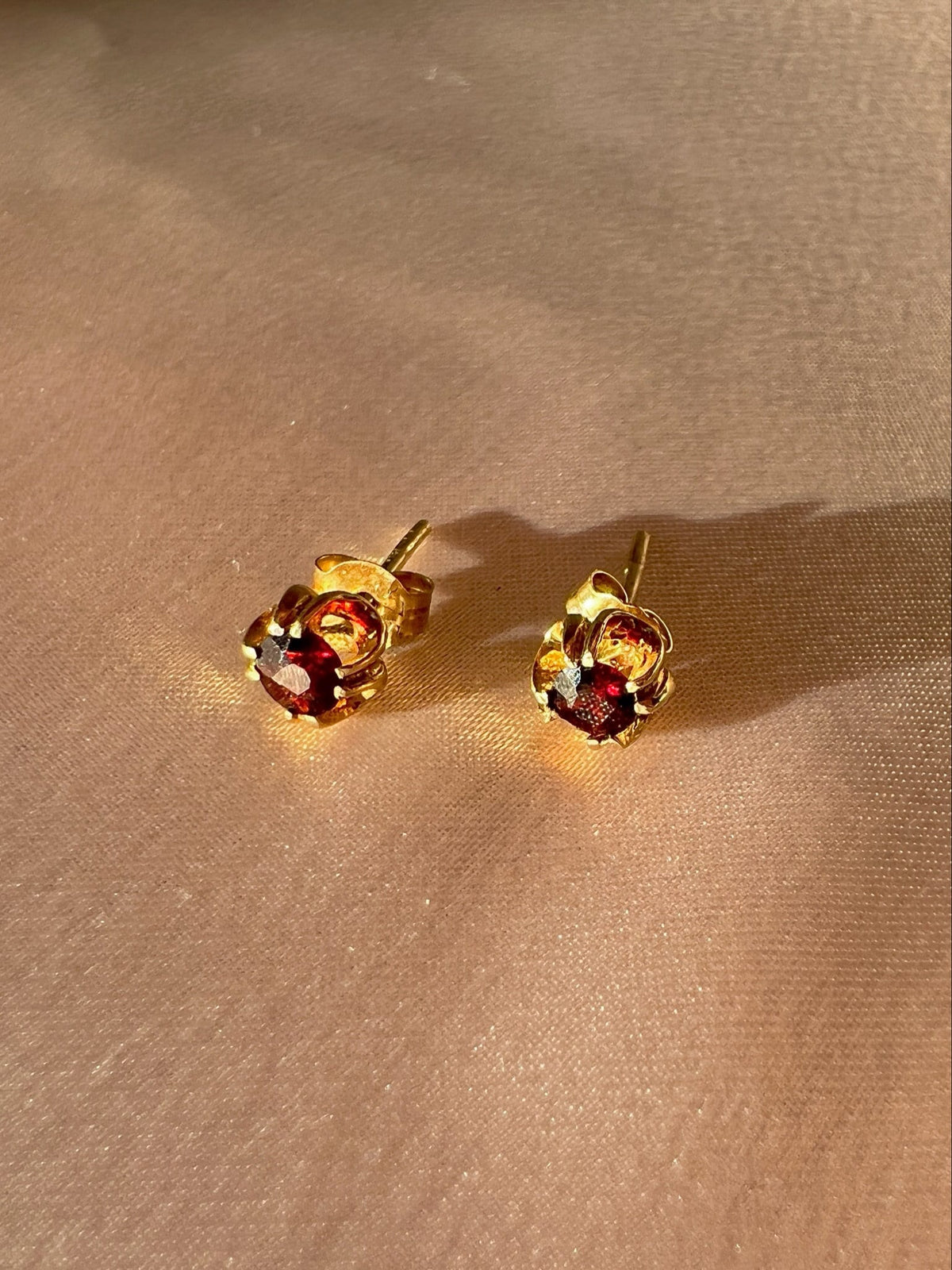 Vintage 9k Garnet Earrings 1981