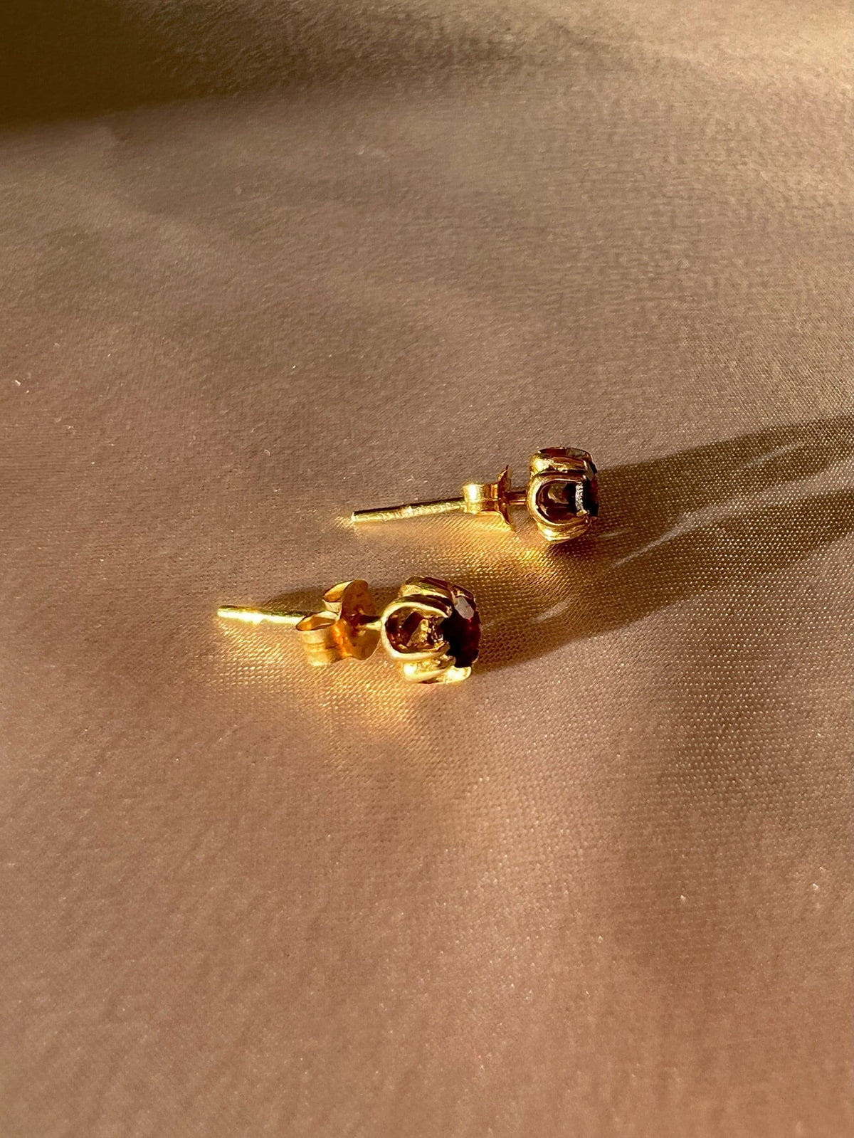 Vintage 9k Garnet Earrings 1981