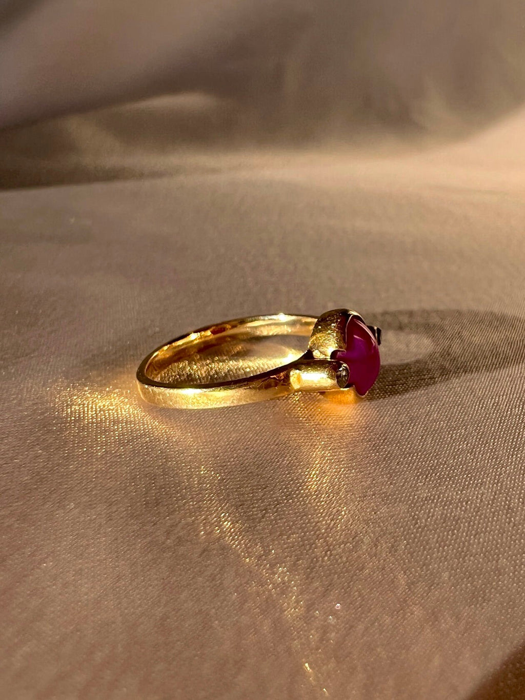 Vintage 10k Star Ruby Cabochon Diamond Ring