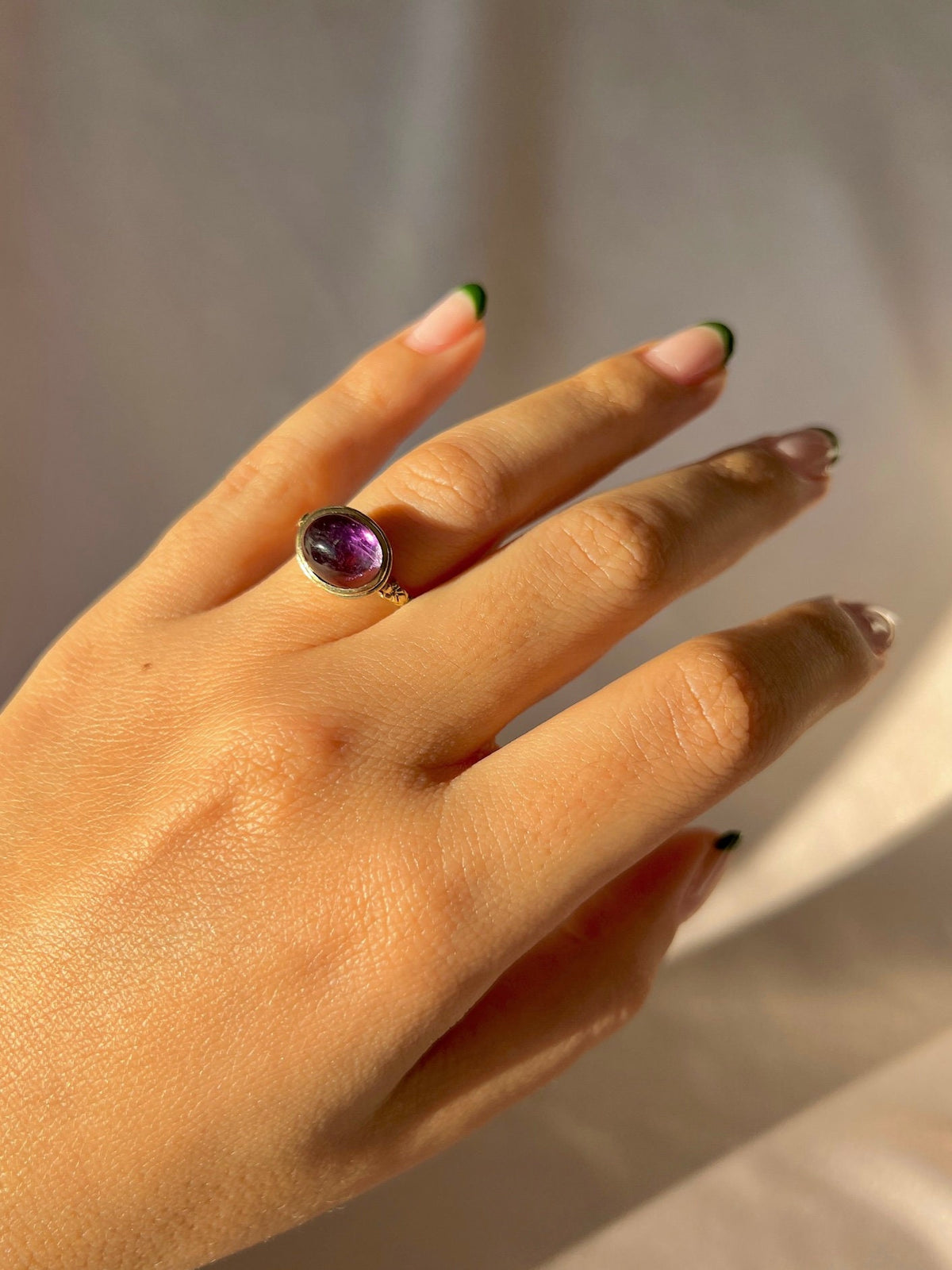 Vintage 9k Amethyst Cabochon Ring 1973
