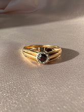 Load image into Gallery viewer, Vintage 18k Garnet Ribbed Ring

