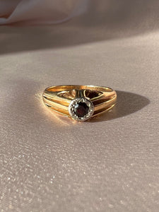 Vintage 18k Garnet Ribbed Ring